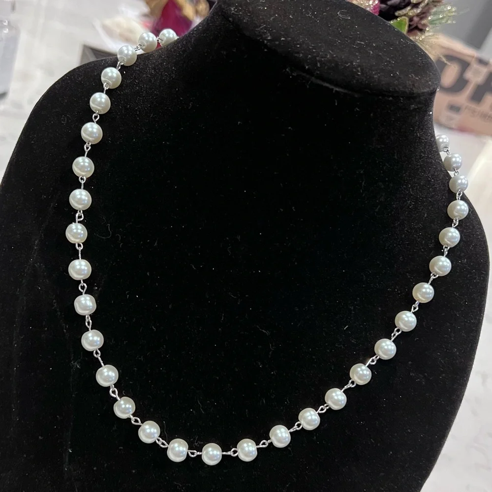 NWOT - Unisex pearl necklace